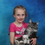 fille et maine coon